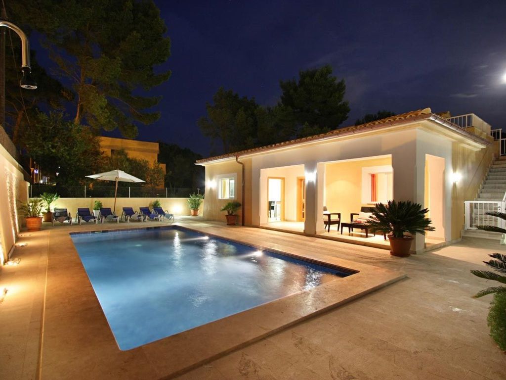 Villa Medina, Cala Sant Vicenç