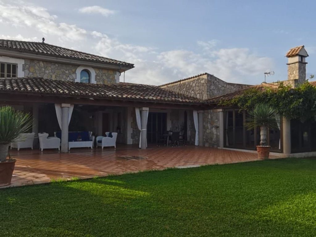 Villa mit Garten, Grill und Terrasse