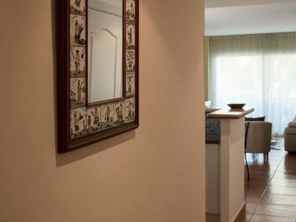 Moderne Ferienwohnung mit Pool und Garten