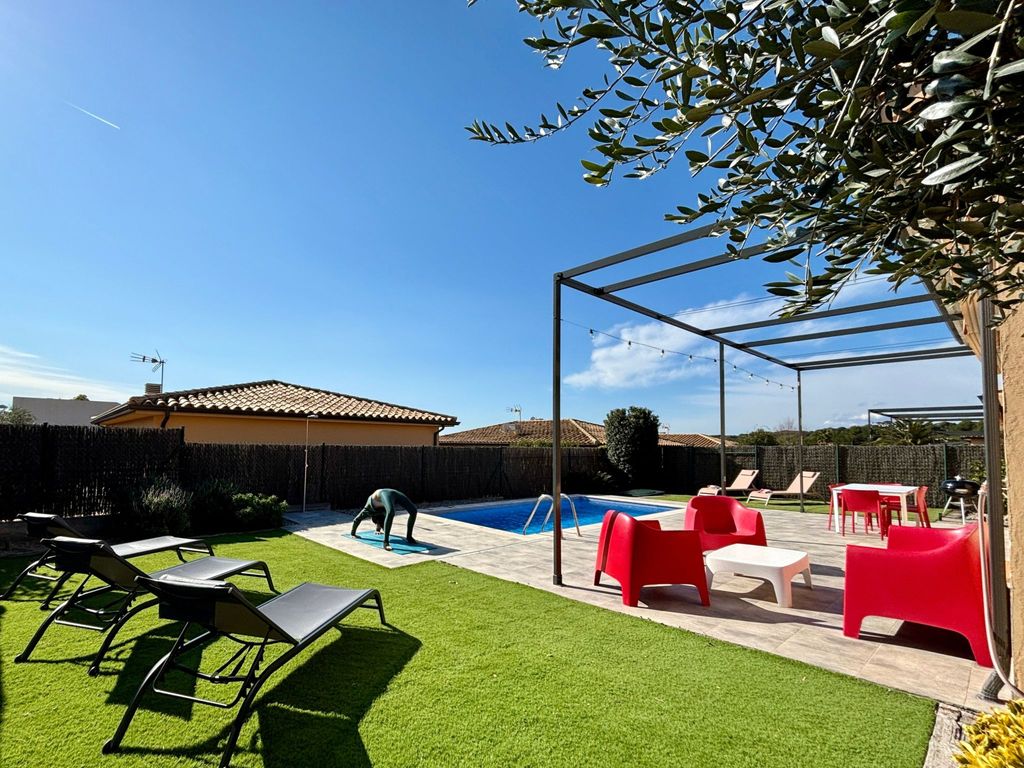 Moderne Villa Medes Mar mit Privatpool