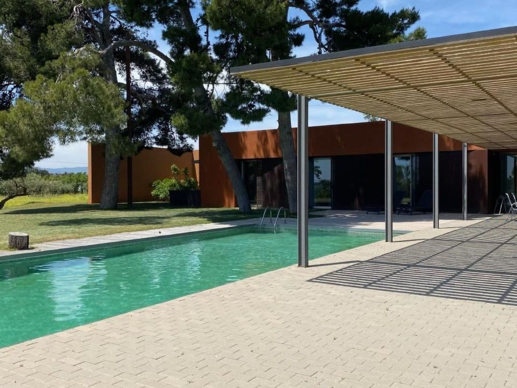 Design Vila mit Pool