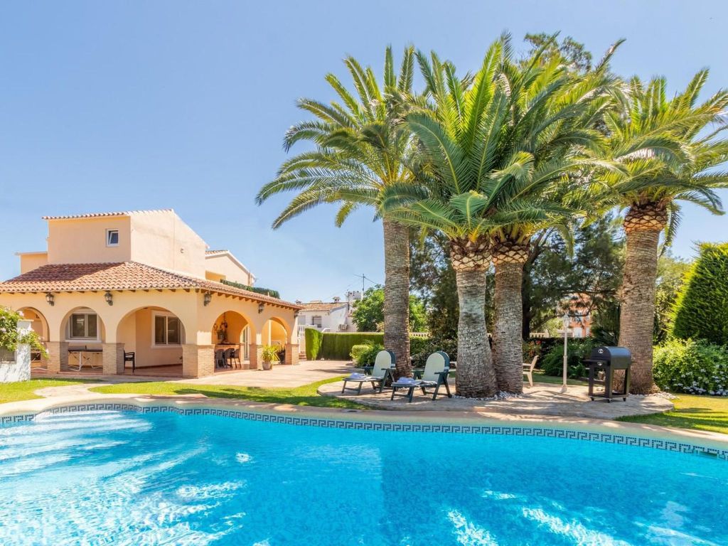 Haus mit privatem Pool, Garten und privatem Park