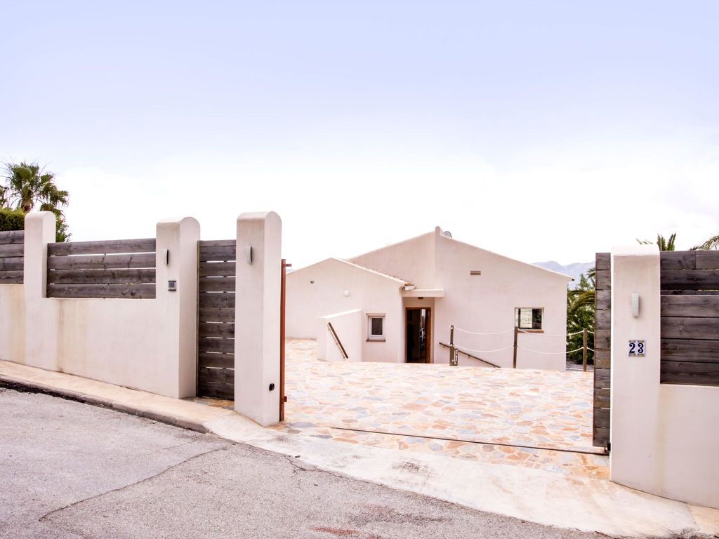 Villa El Camino