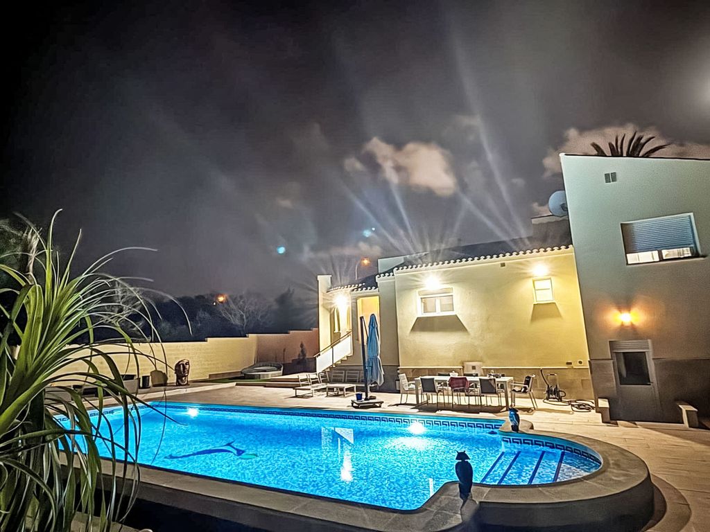 Casa Velazquez -Ferienhaus mit privatem Pool