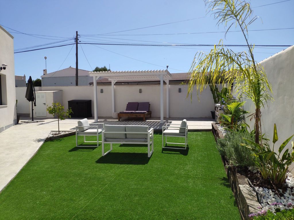 "Arenas house" mit Pool