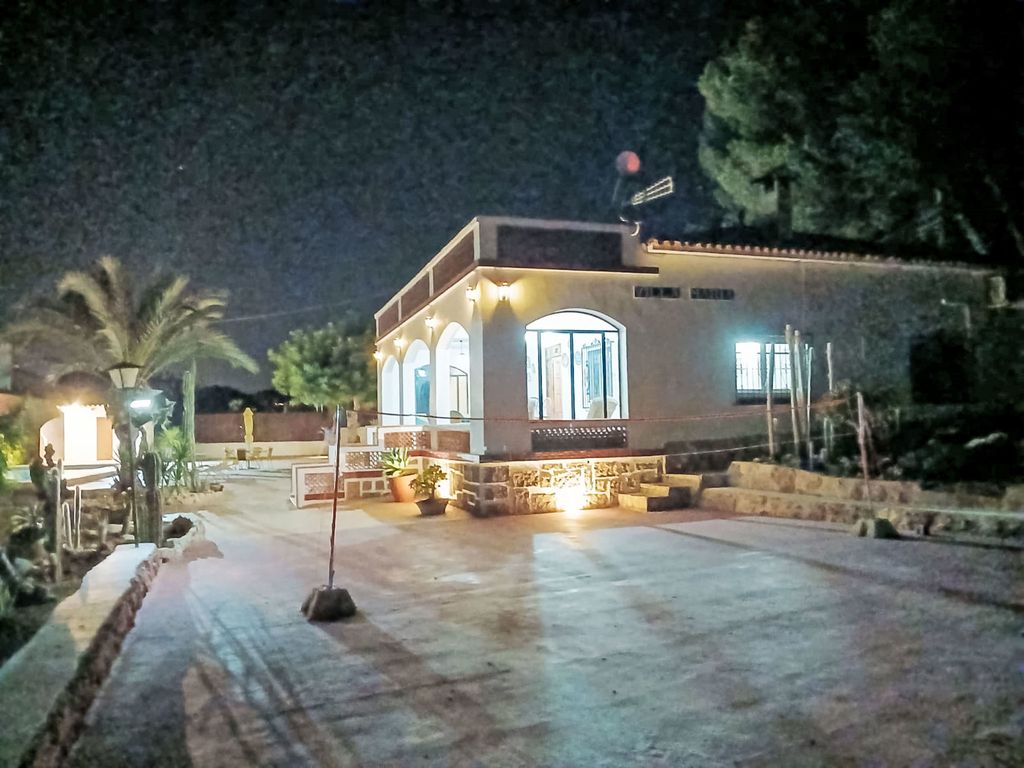 Ferienvilla, Seeblick, privater Pool und Parkplatz