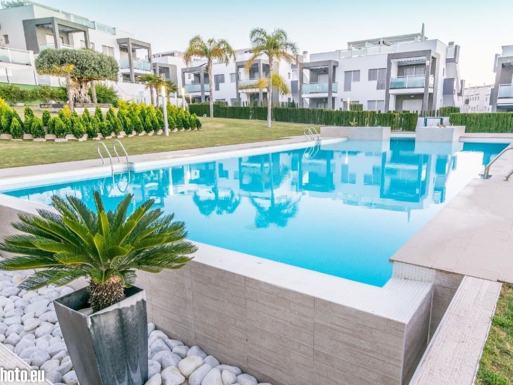 "Sunny Villa" mit Schwimmbad