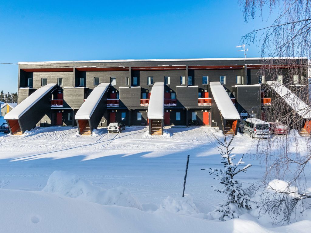 Skivillas 47 ukkohalla (a3)