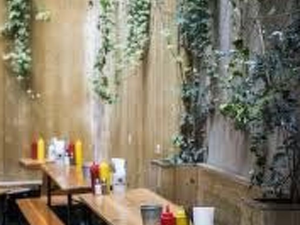 Zimmer mit Badezimmer