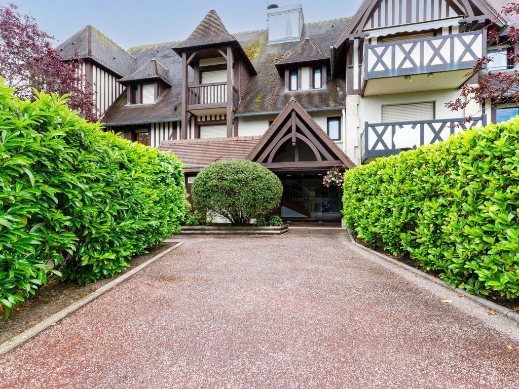 Les Manoirs