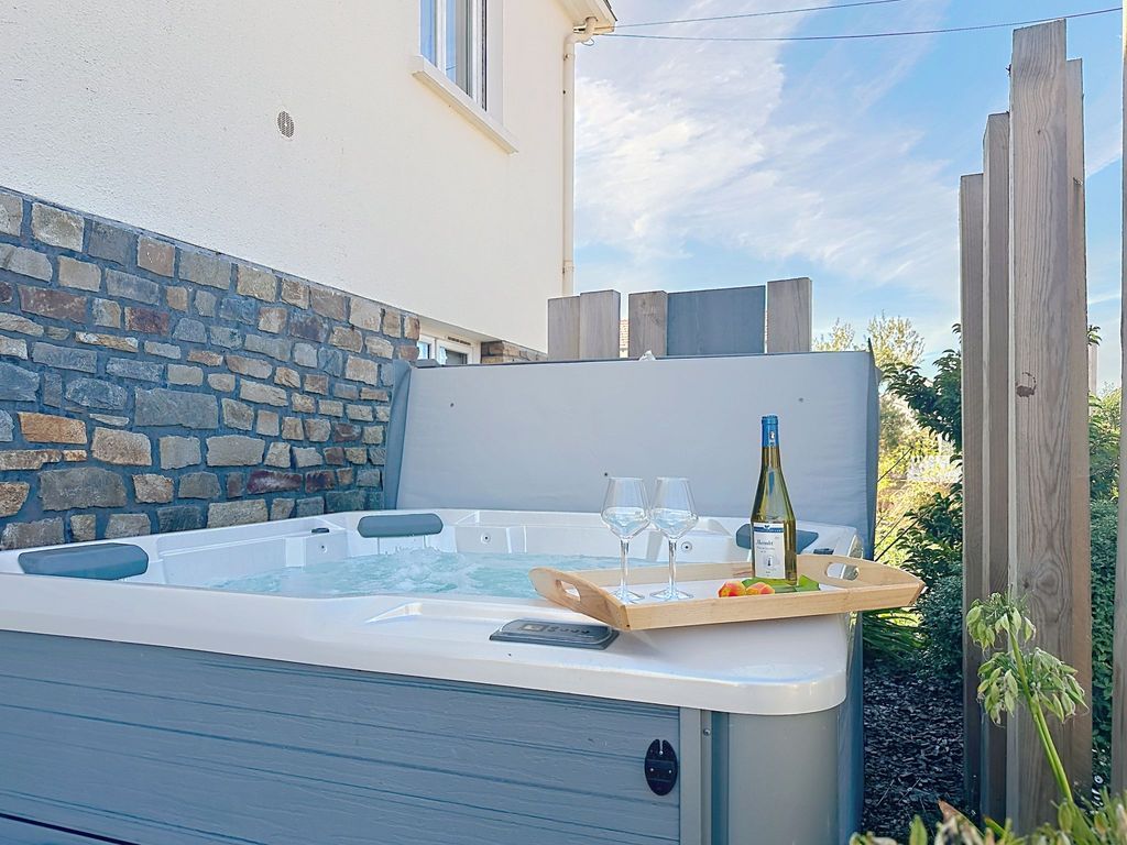 Le Terrier Préfaillais, Jacuzzi