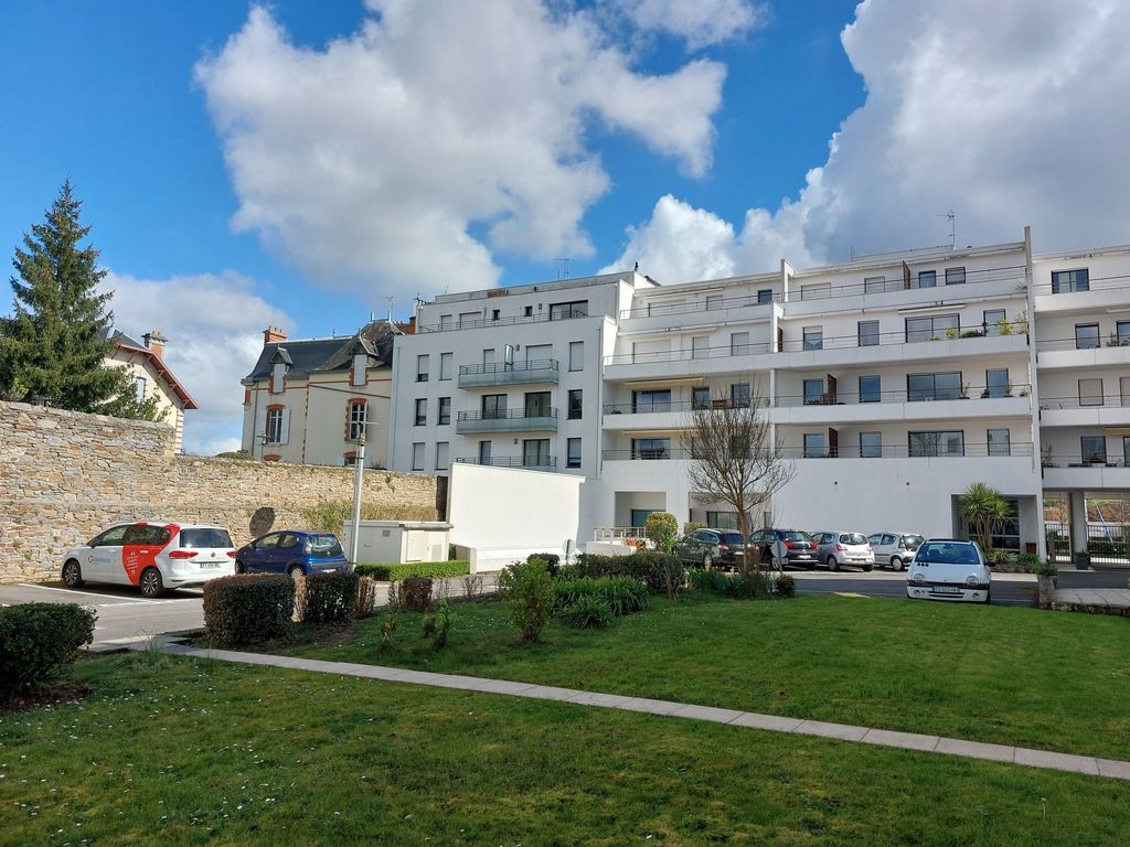 T2 avec balcon,calme et près du port