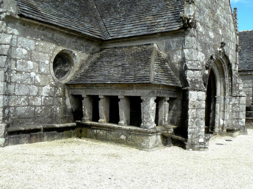 Küstennahes, bretonisches Ferienhaus mit Kamin