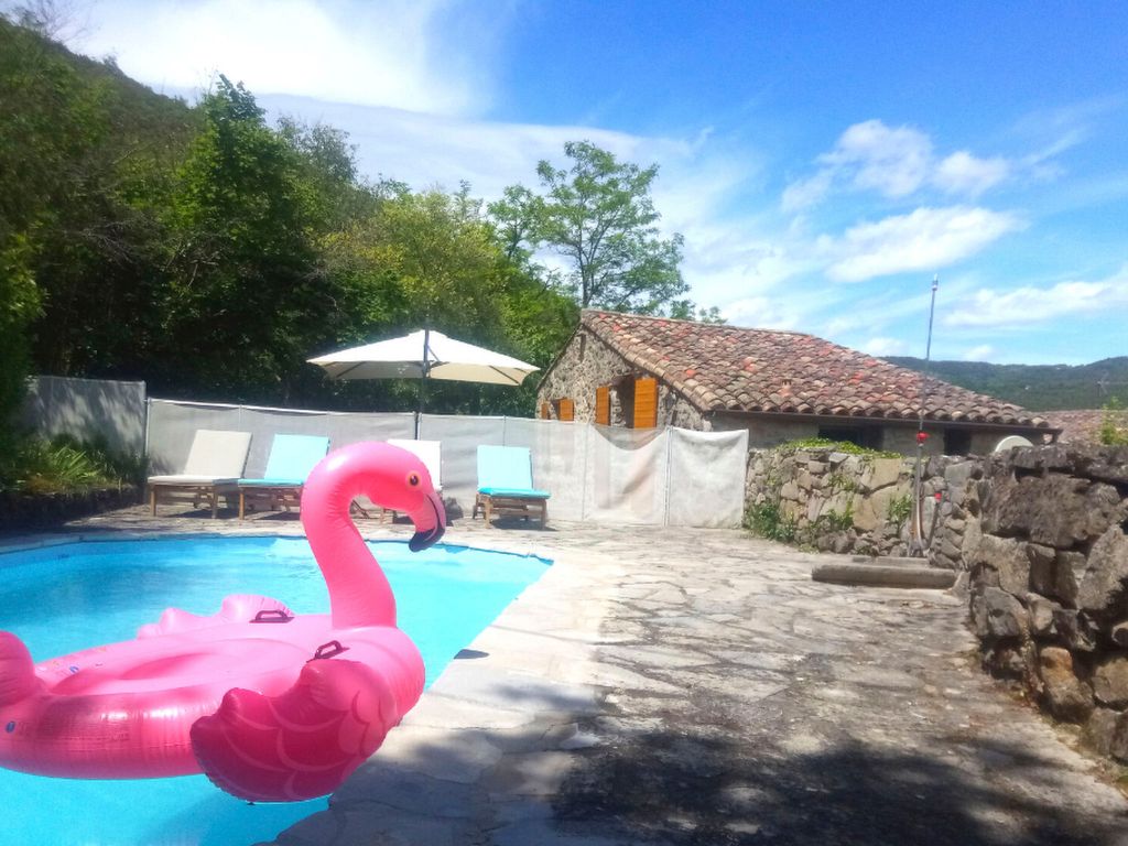 "Gîte La Calade" mit Pool