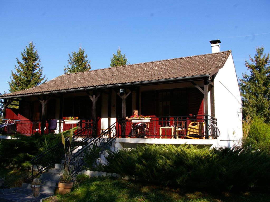 mit Garten, Grill und Terrasse