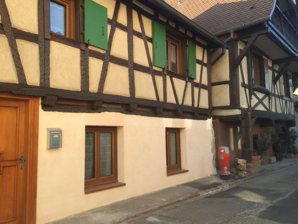 Dorfhaus mit Privatparkplatz