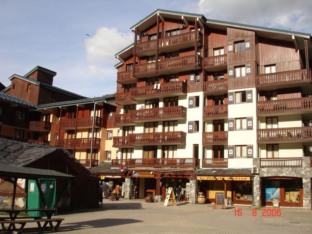 mit Balkon, im Skigebiet von Killy