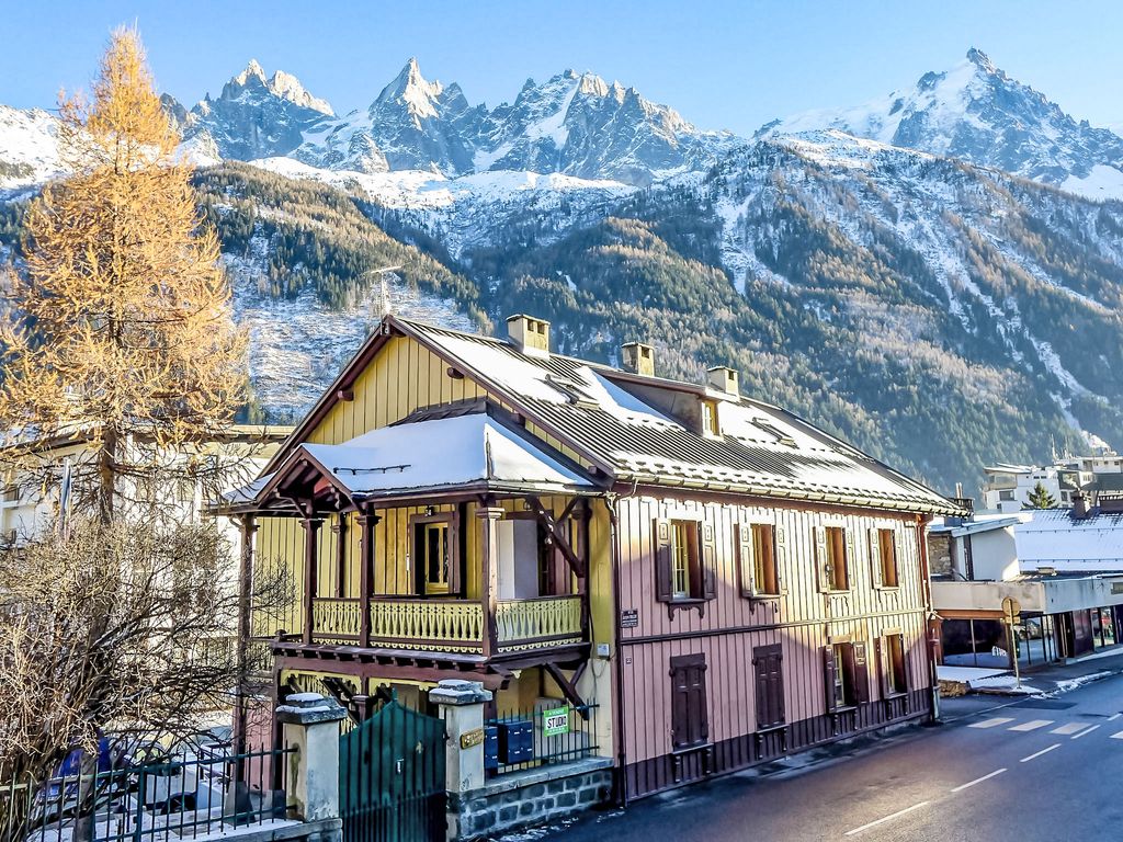 Le Chalet Suisse