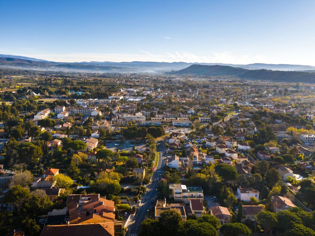 Le Village