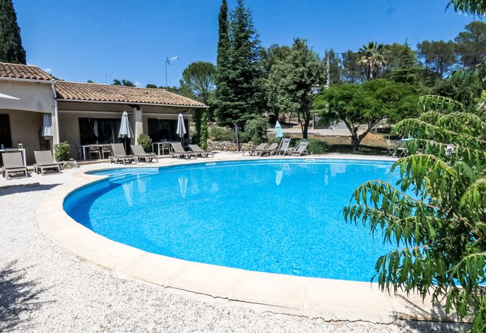 "La CIgale" mit Schwimmbad