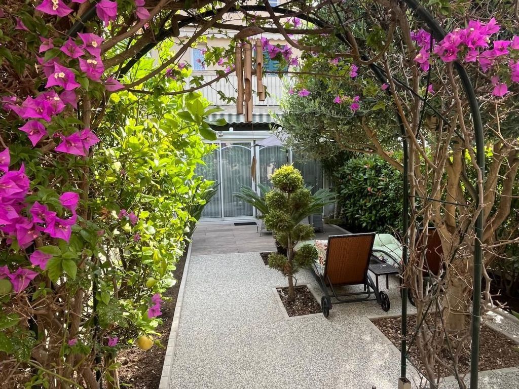 Côte d'Azur in Port Fréjus Rez de Jardin 65m2