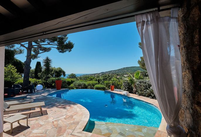 Herrliche Villa mit Meerblick, Pool, 400m vom Me