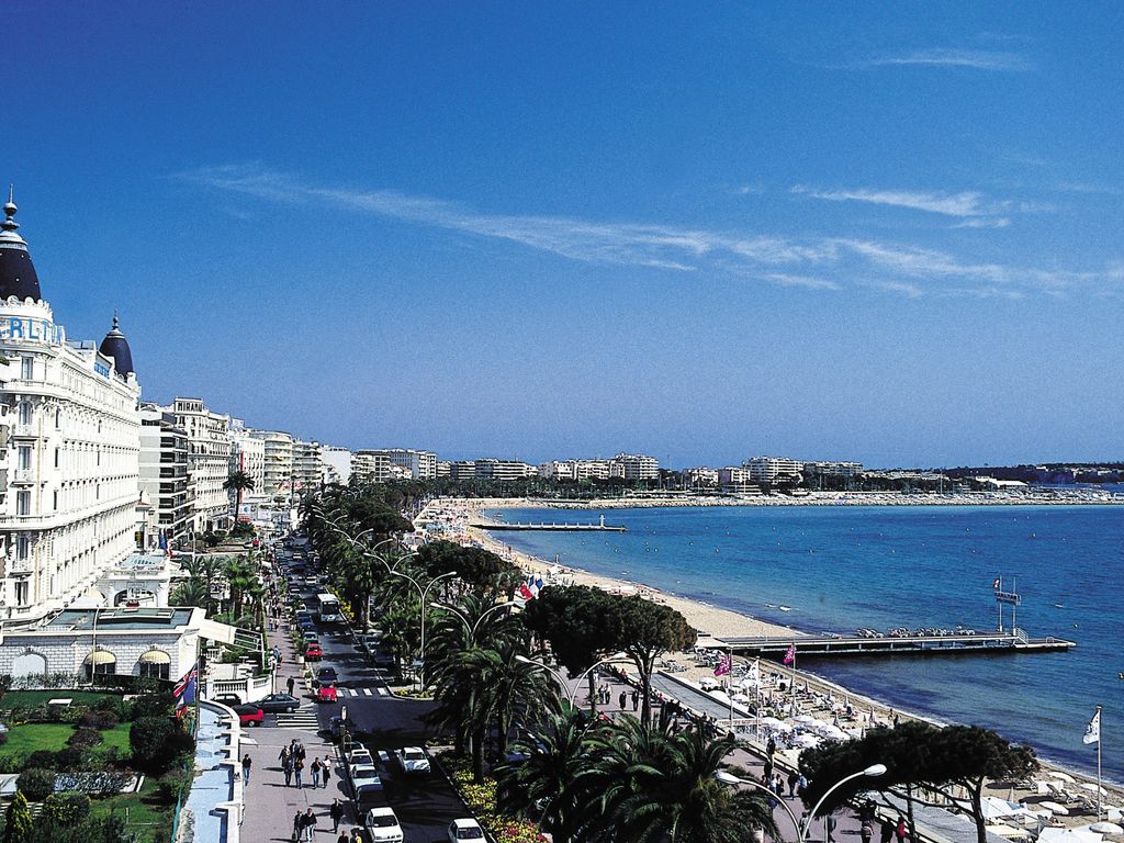 Cannes Bay
