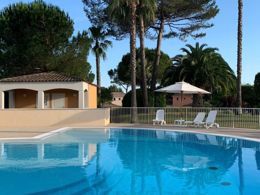 Wohnung in Mougins mit Gepflegtem Garten