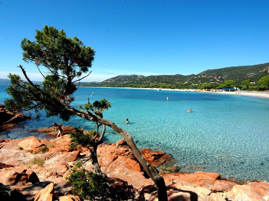 Unterkunft mit AC, Gemeinschaftspool, Nähe zum Meer