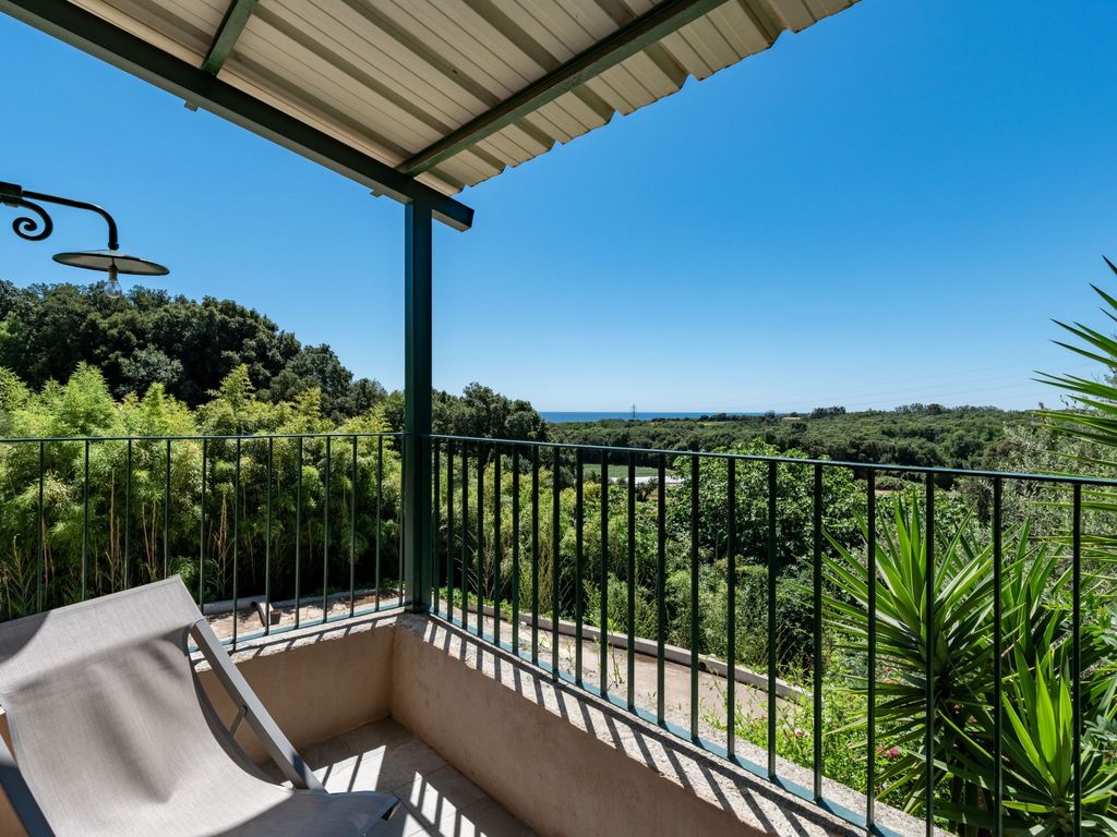 Domaine Punta della Guardia Maison A Figa mit Blick auf das Meer