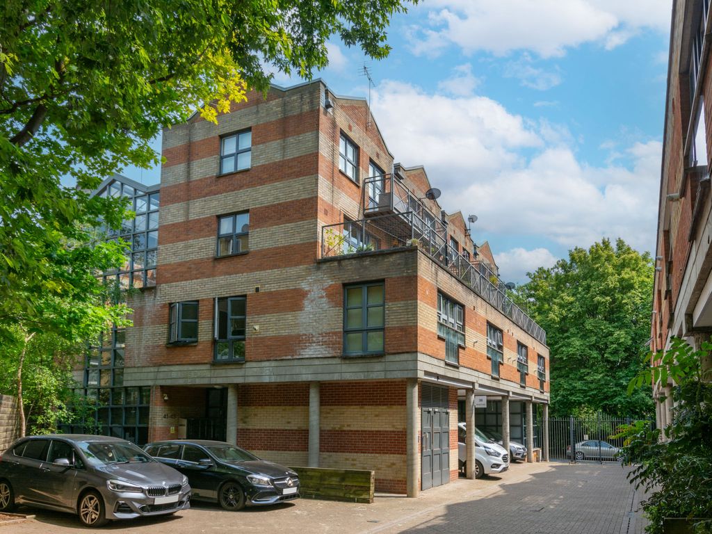 Camden Apt
