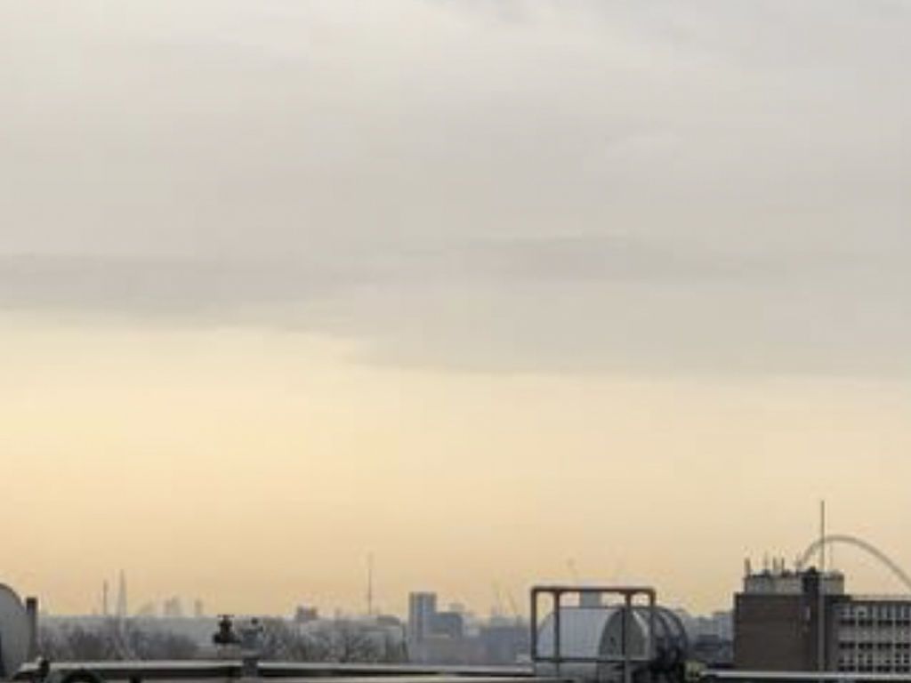 für 2 Personen ca. 300 m&sup2; in London-Harrow, London