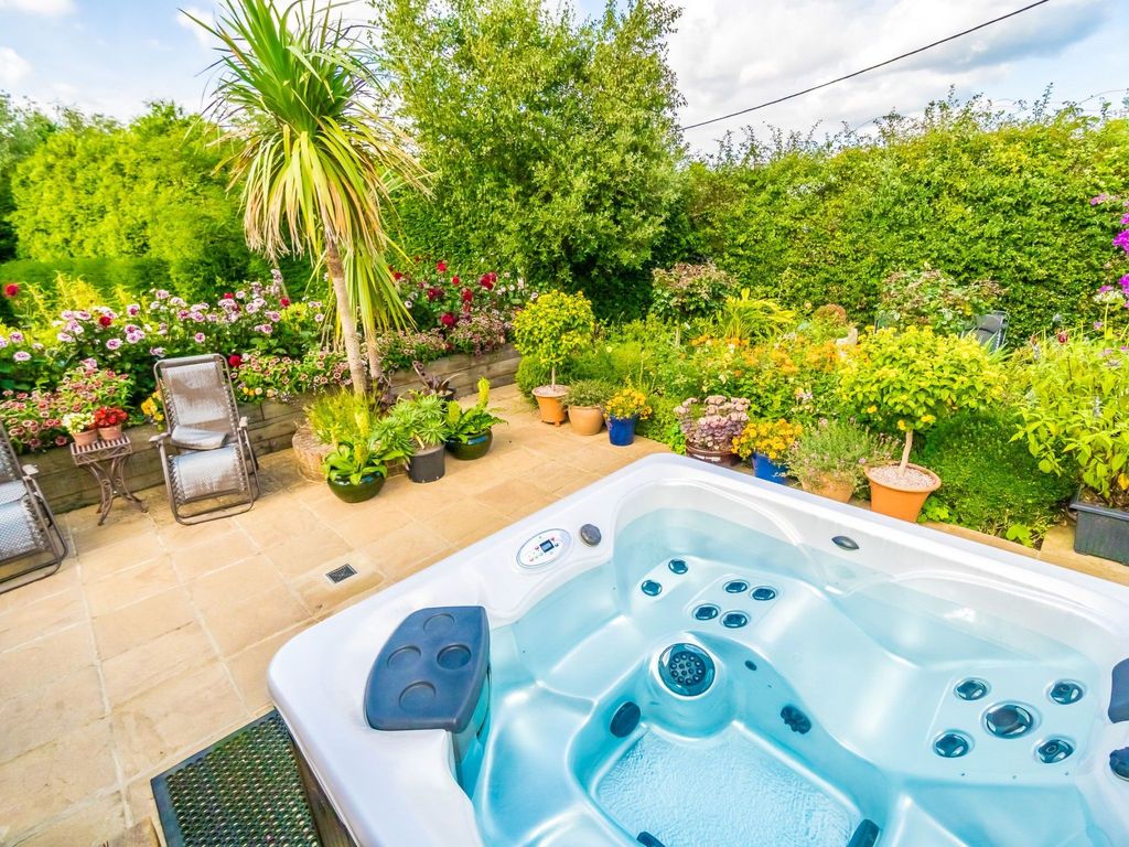 Schönes Ferienhaus in Hastings mit Whirlpool, Terrasse und Garten