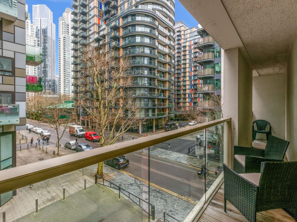 Lanterns Court 2