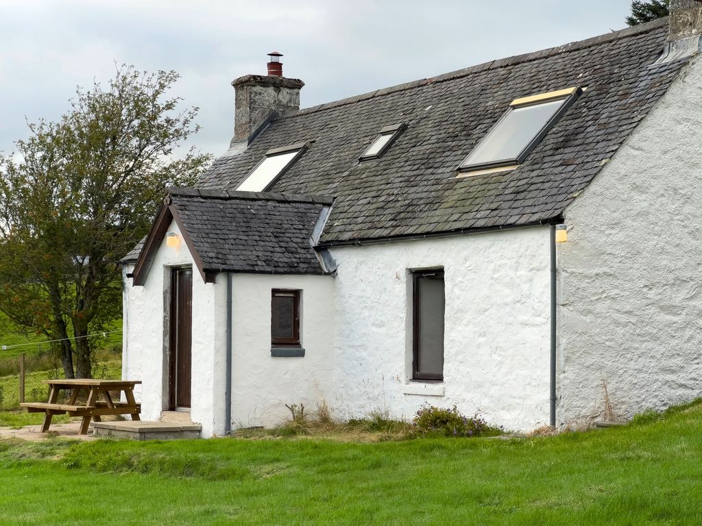 Achtuie Cottage