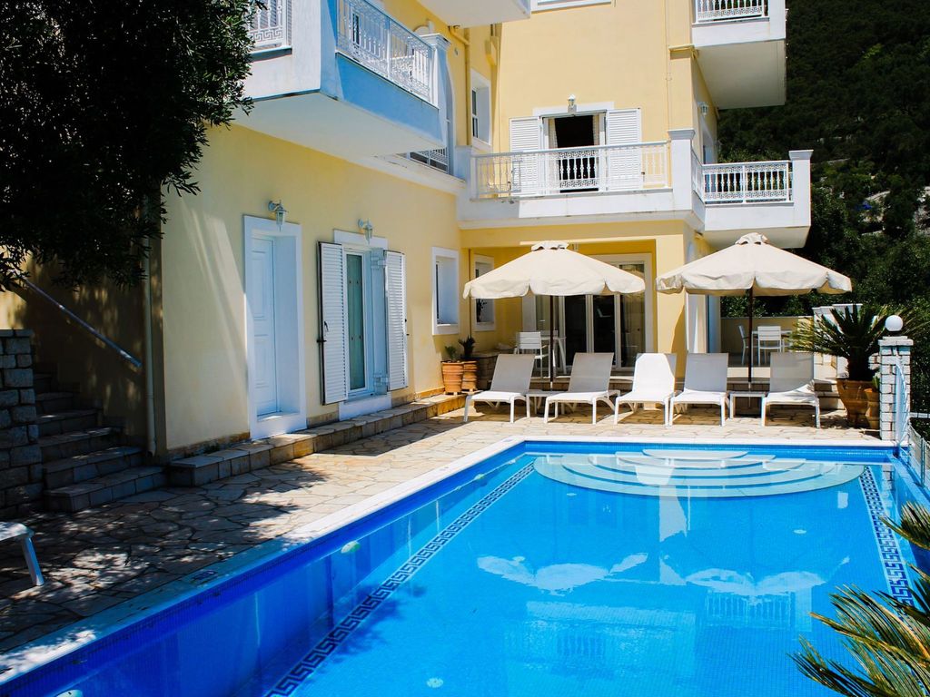 Wunderschöne Villa mit Panoramablick auf das Meer