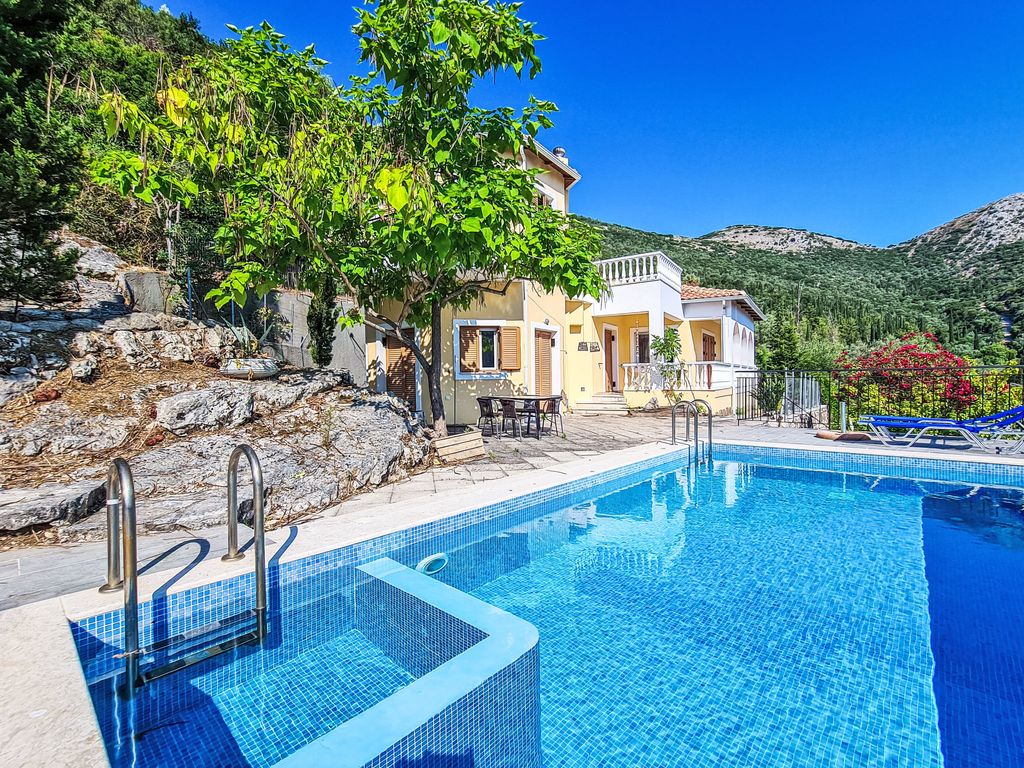Victoria Katochori, Lefkada