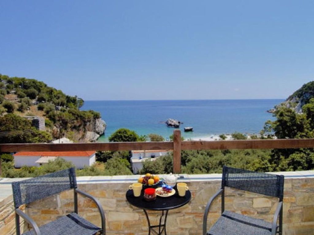 Dimitris Studios mit Balkon 2-3 Pers # B4