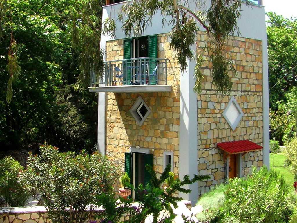 in Paralia Sergoulas mit Kleinem Balkon