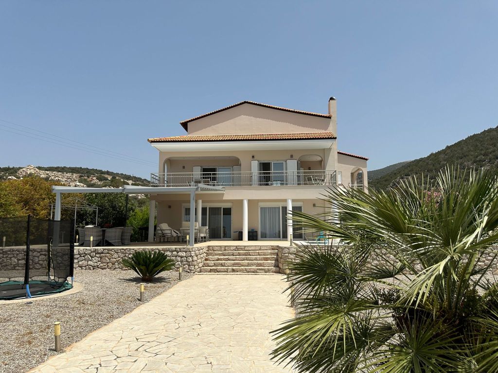 Anwesen "Villa Livadia" mit Infinity-Pool