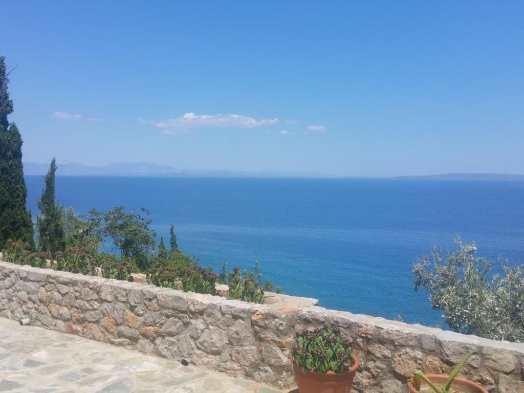 Salvador Dali Villa