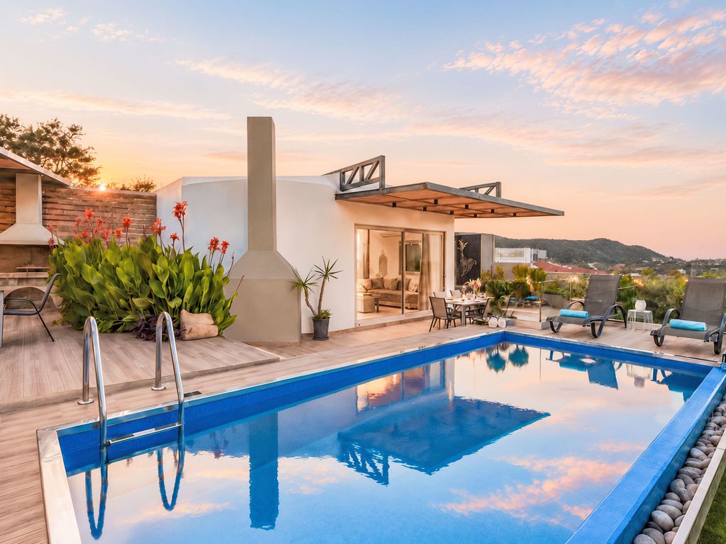 Canes Villa Beheizter Pool