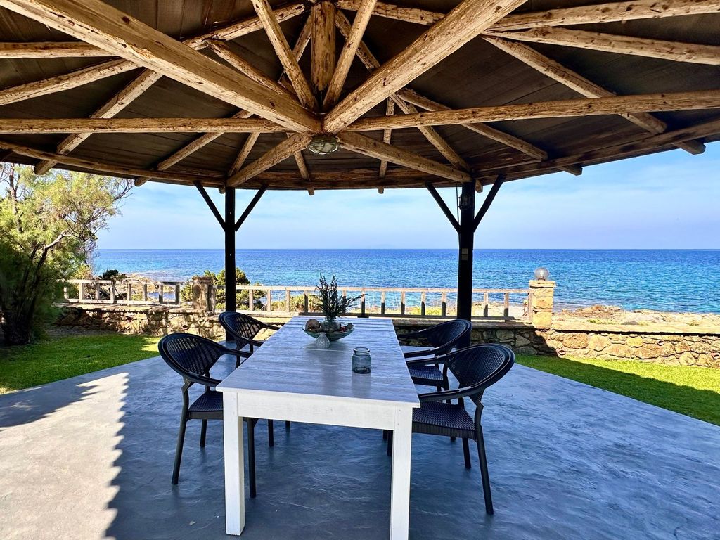 Genari Beach Atemberaubender Aufenthalt mit Meerblick