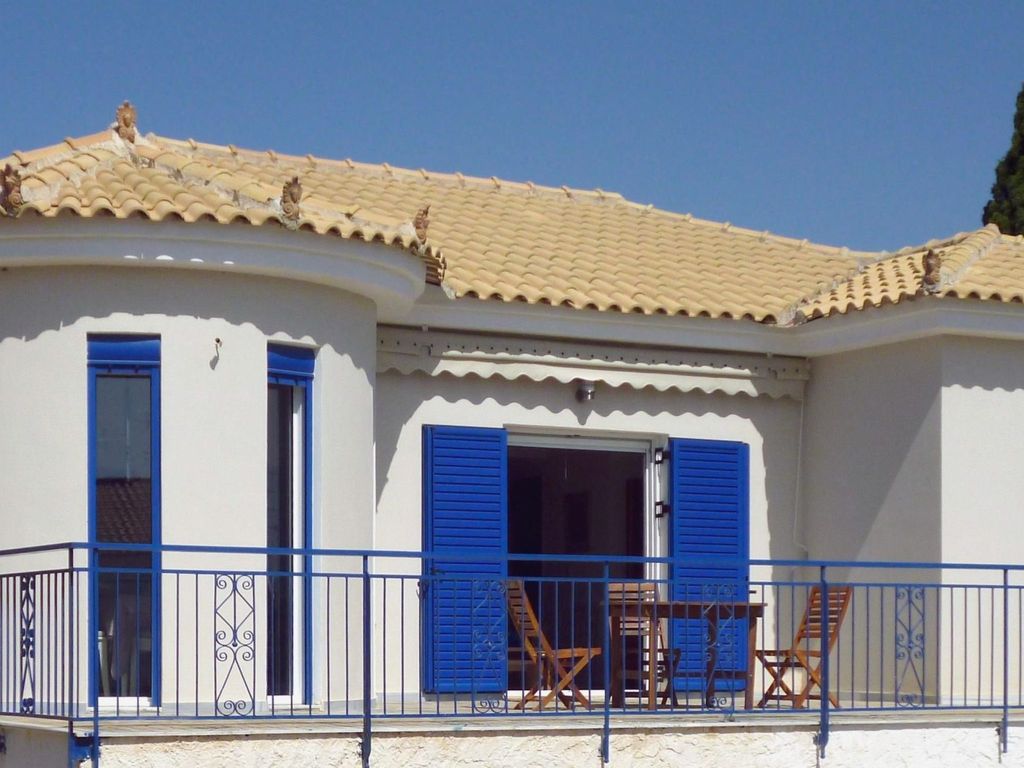 Pilias