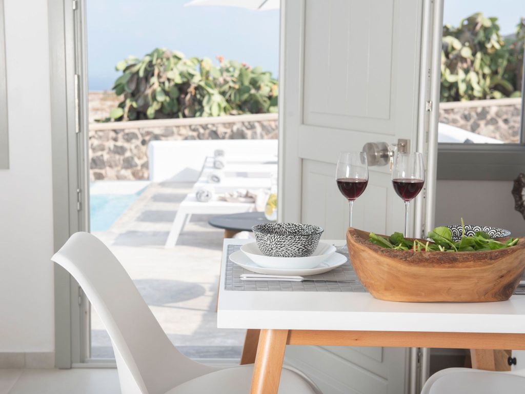 Über White Orchid Suites