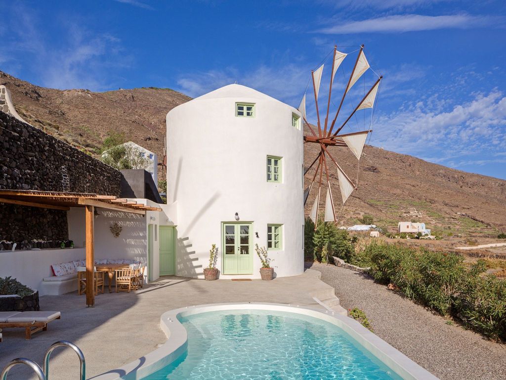 "Green Windmill Villa"