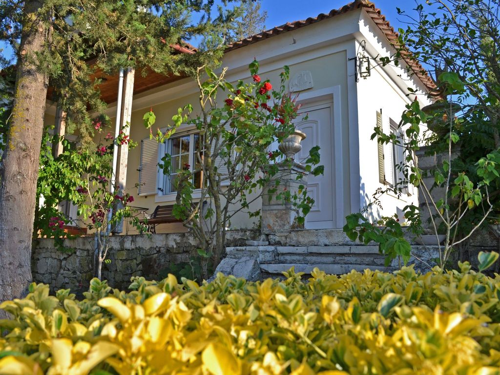 Anwesen mit Garten, Grill und Terrasse
