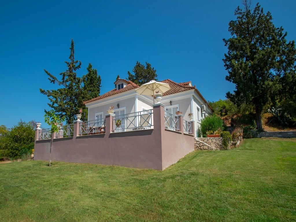 Anwesen mit Garten, Grill und Terrasse