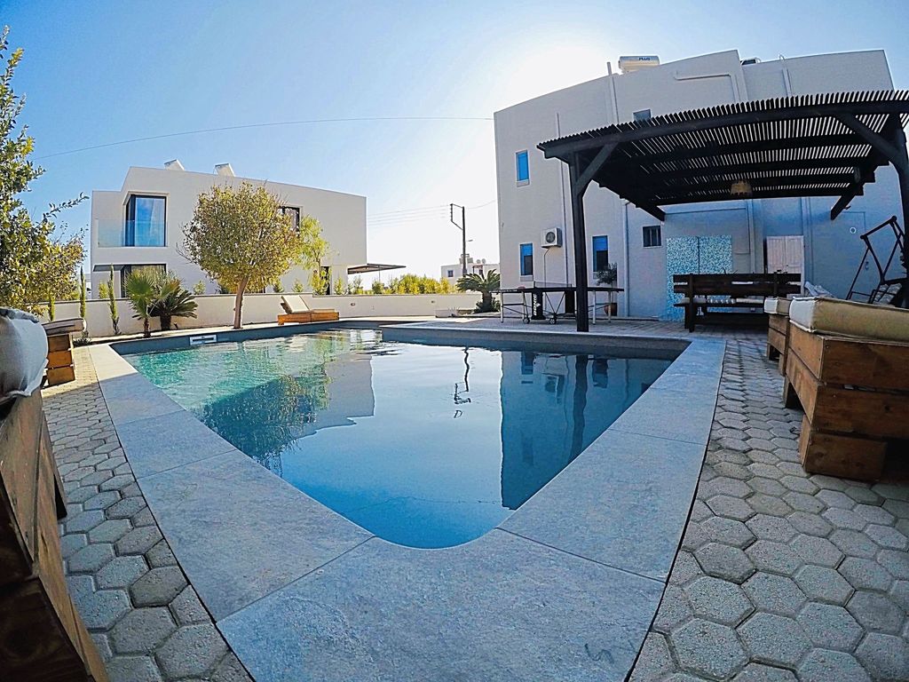 "Villa Amor" direkt am Strand