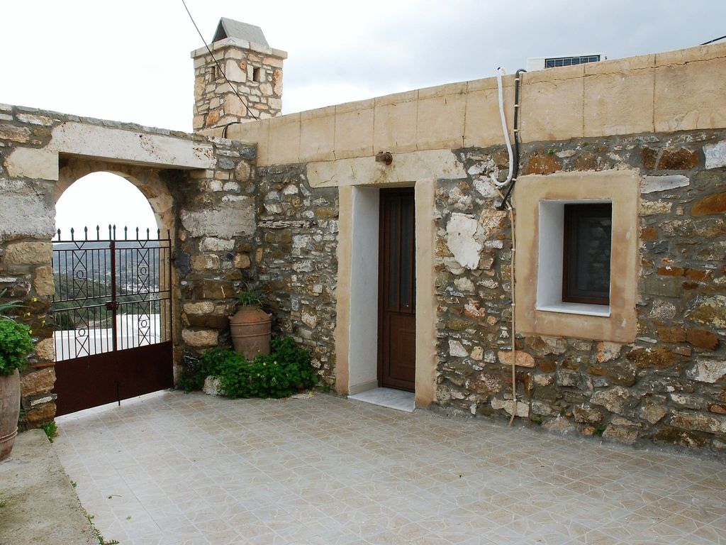 Yiannis Village House